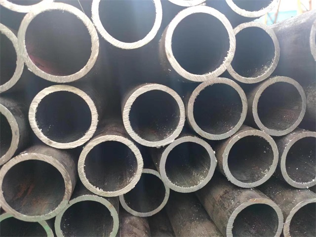 武漢10#結(jié)構(gòu)用無縫鋼管